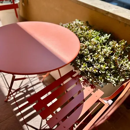Downtown And Castellamare Station Holiday home *